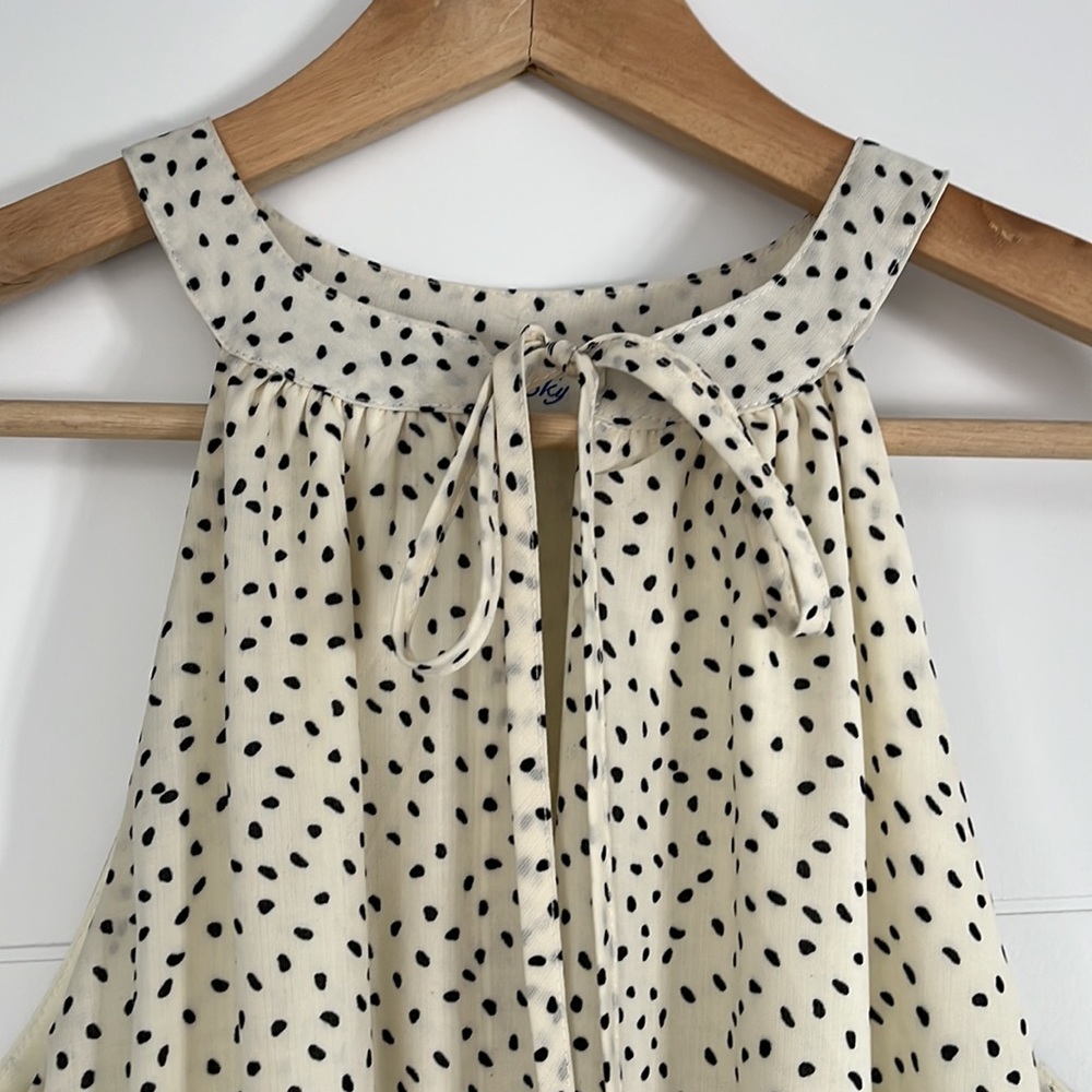 A gorgeous spring dress 👗 - Picture 4 of 9